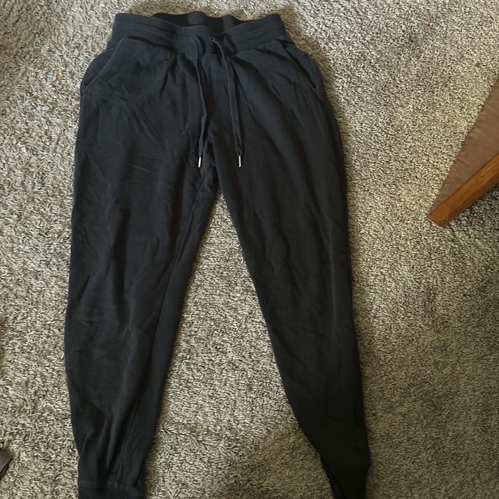 Black Old Navy Sweatpants. Size small